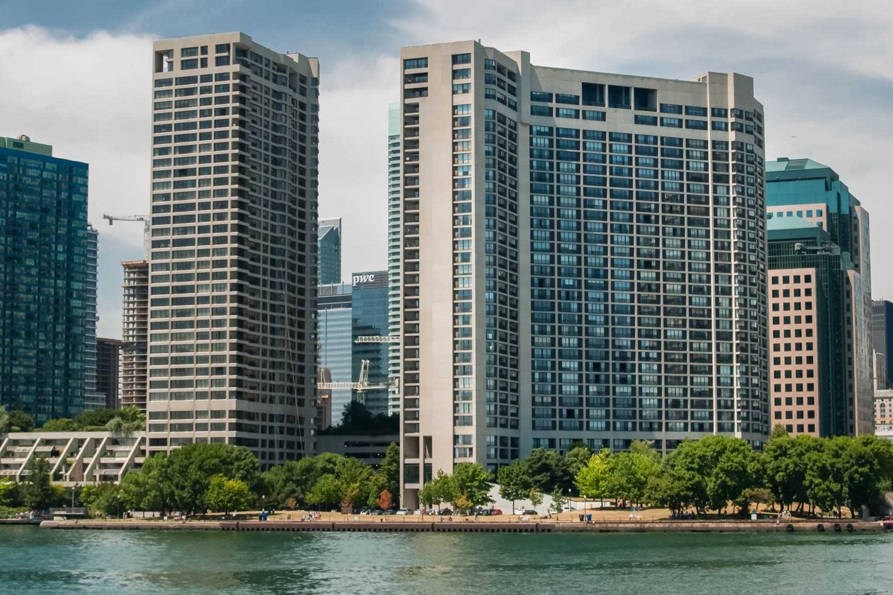 8 Buildings In Downtown Toronto With Two-Storey Units